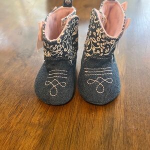 NWOT Baby Girls Denim Embroidered Booties